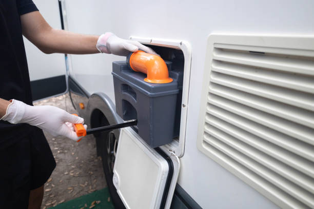 Best Porta potty rental near me  in Elyria, OH